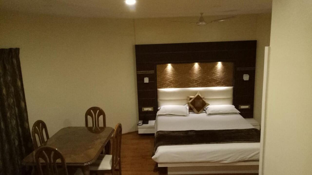 Hotel Tapovan Nashik Esterno foto